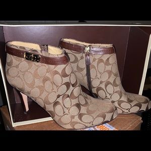 Women’s shoes size 11